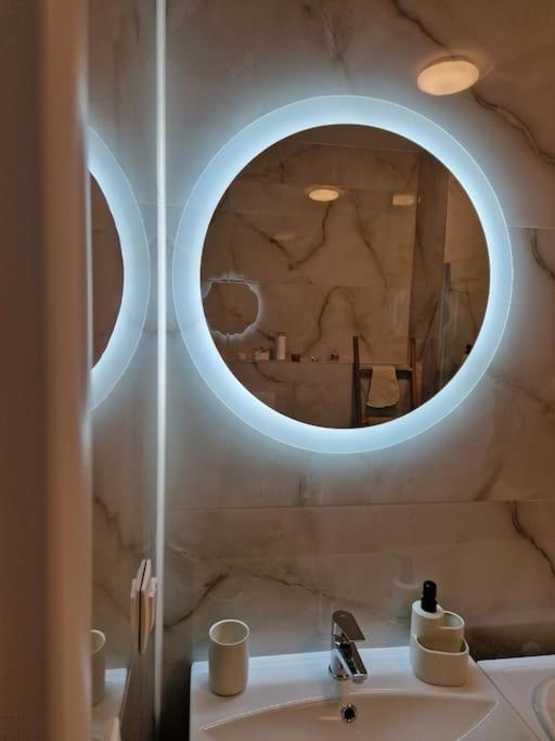 Apartman V Meste Bratislava Luaran gambar